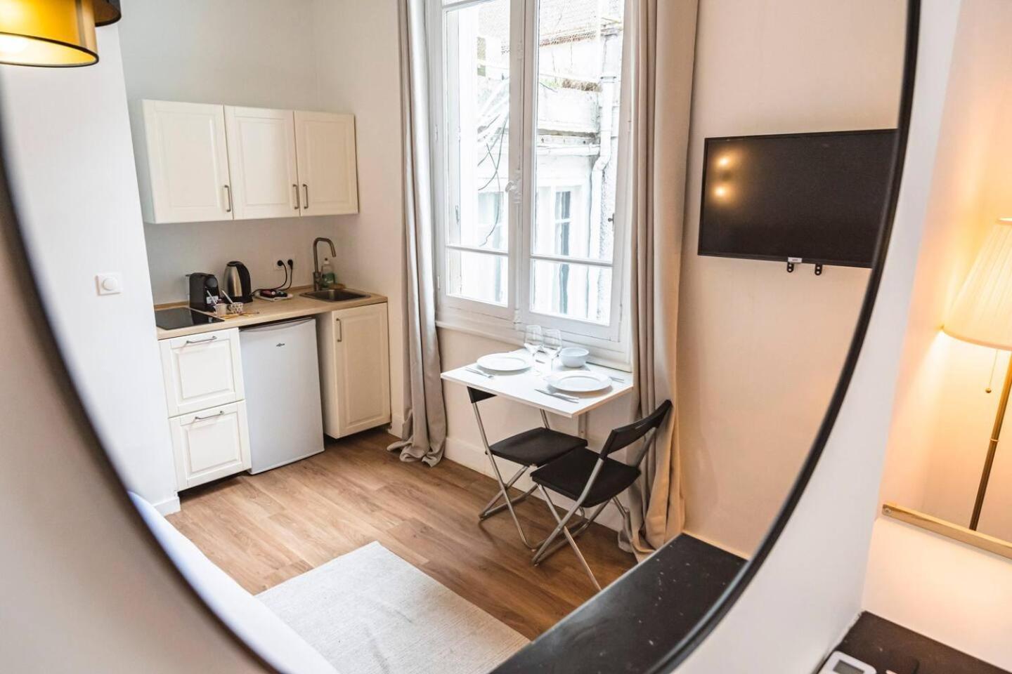 Pink, Appartement En Plein Coeur De แร็งส์ ภายนอก รูปภาพ