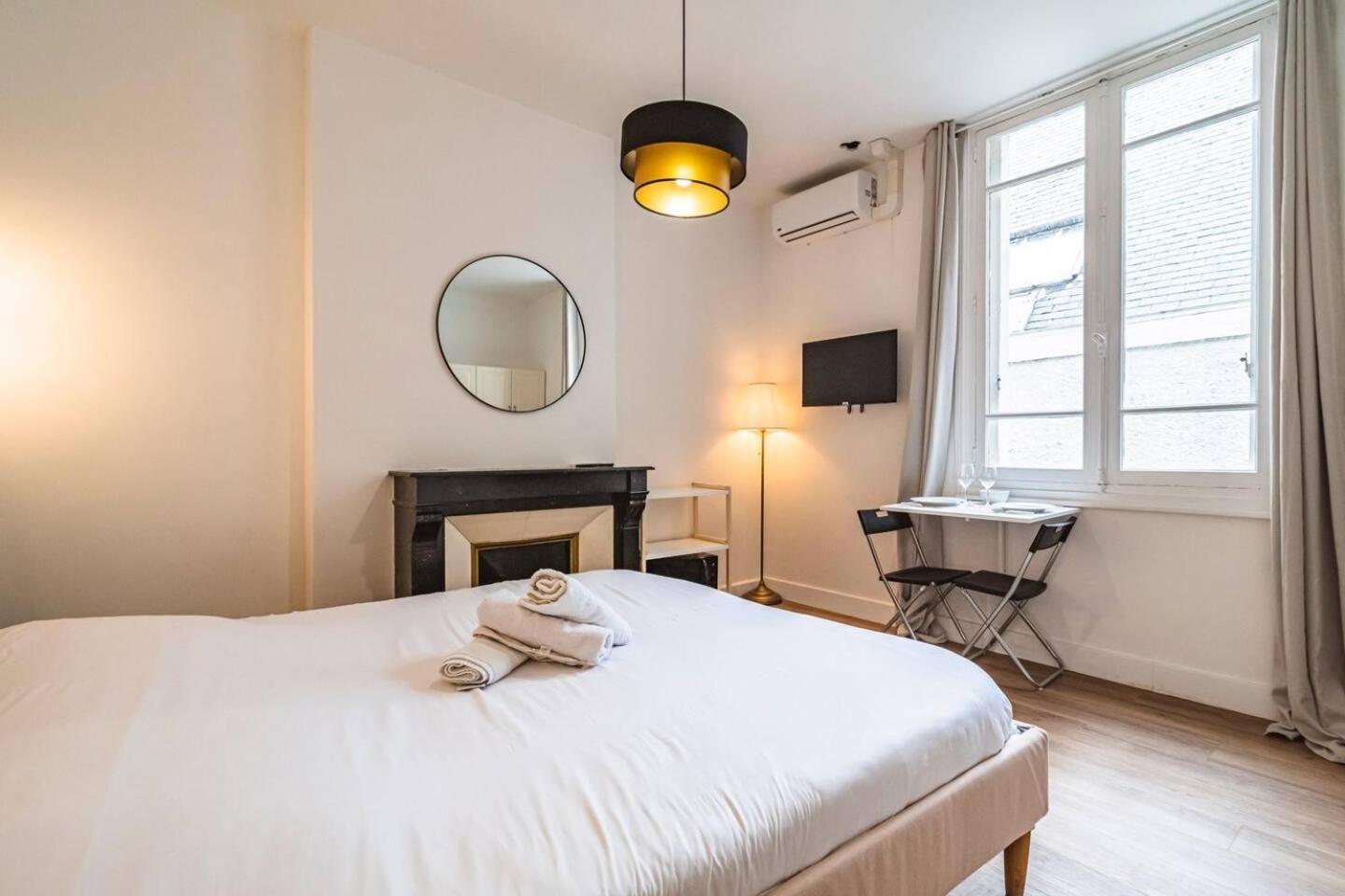 Pink, Appartement En Plein Coeur De แร็งส์ ภายนอก รูปภาพ